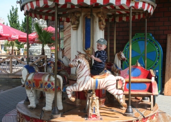 Atrakce zábavního parku Merlin´s Kinderwelt  - Starodávný kolotoč